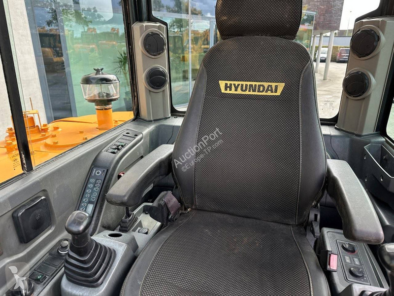 Escavadora Hyundai HX55