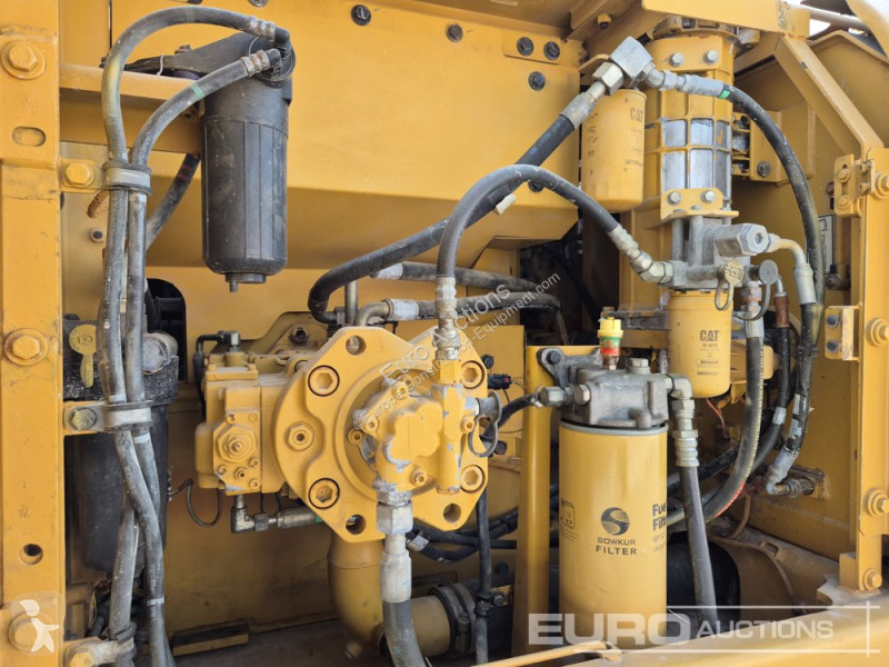 Excavator Caterpillar 3