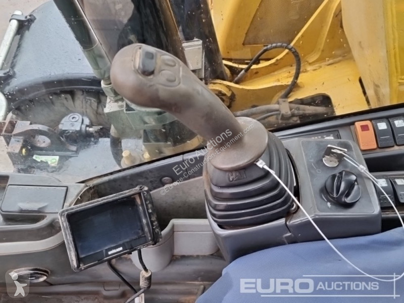 Lopatový nakládač Caterpillar D