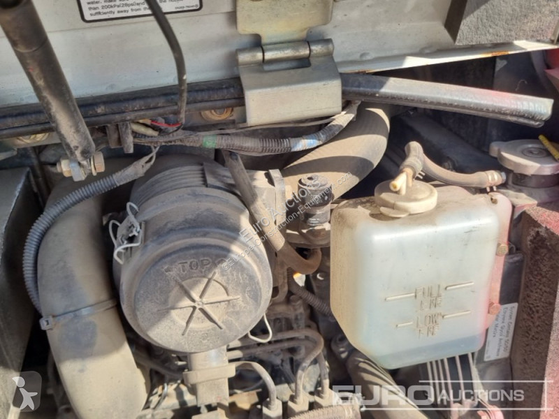 Escavadora Takeuchi TB216