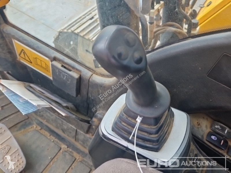 جرافة JCB JS131LC