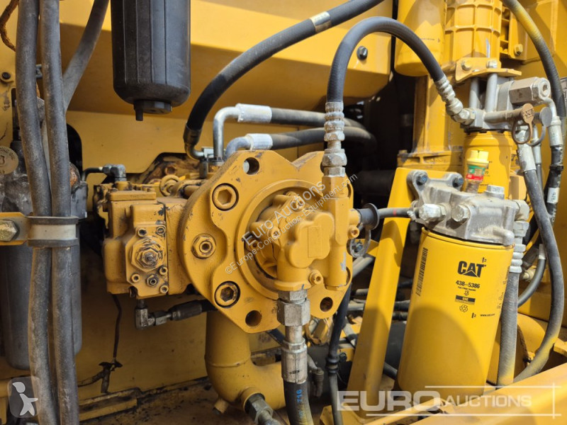 Excavator Caterpillar 3