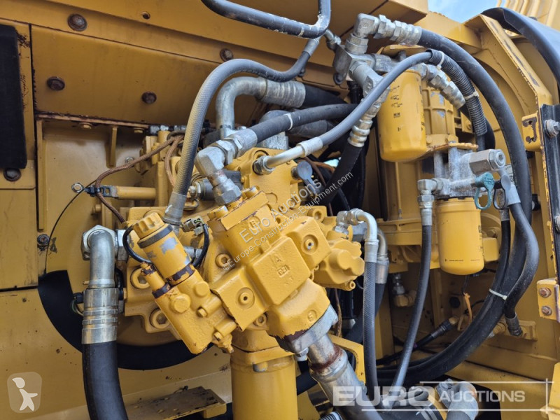 Escavatore Caterpillar 2