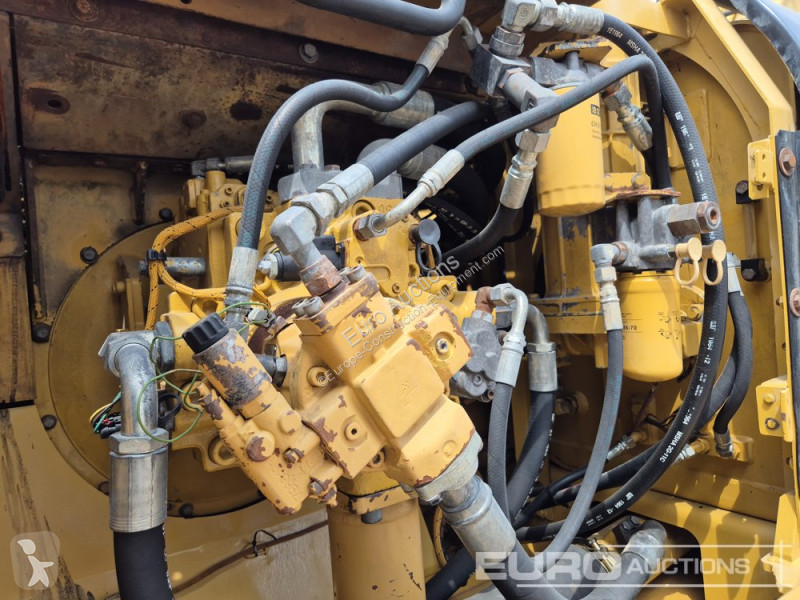 Escavatore Caterpillar 2