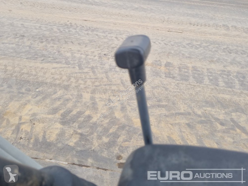 Escavadora Takeuchi TB216