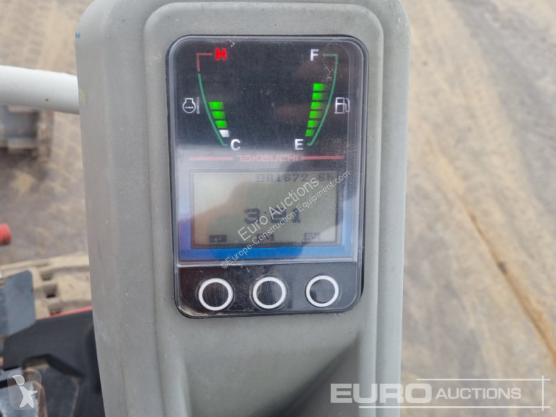 Escavadora Takeuchi TB216
