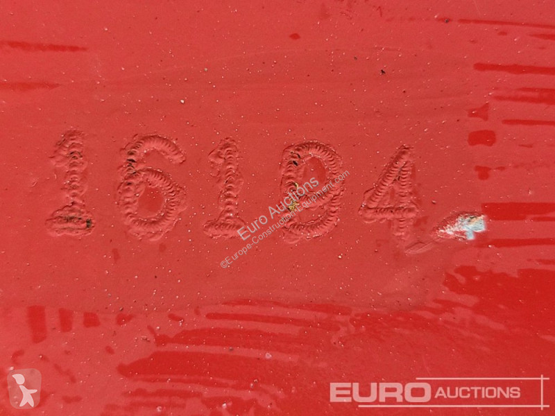 Escavadora Takeuchi TB216
