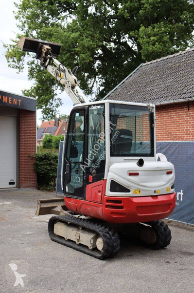 جرافة Takeuchi 0