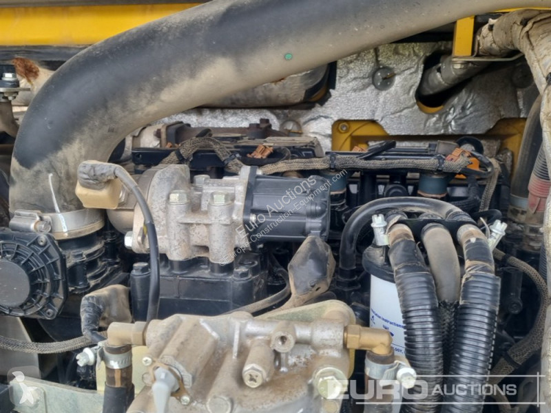 Escavadora Komatsu PC80MR-5