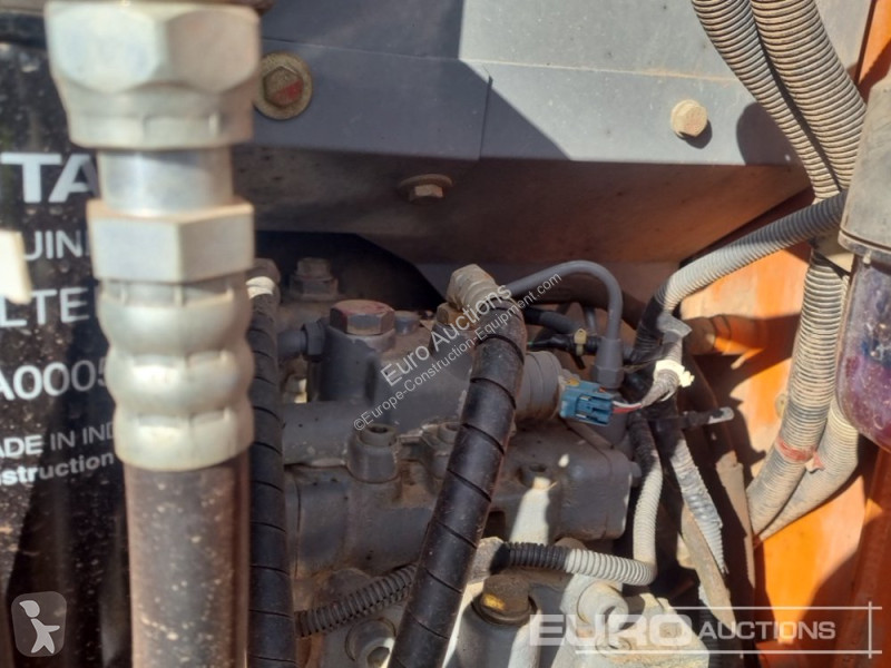 Escavatore Hitachi ZX135U5-3