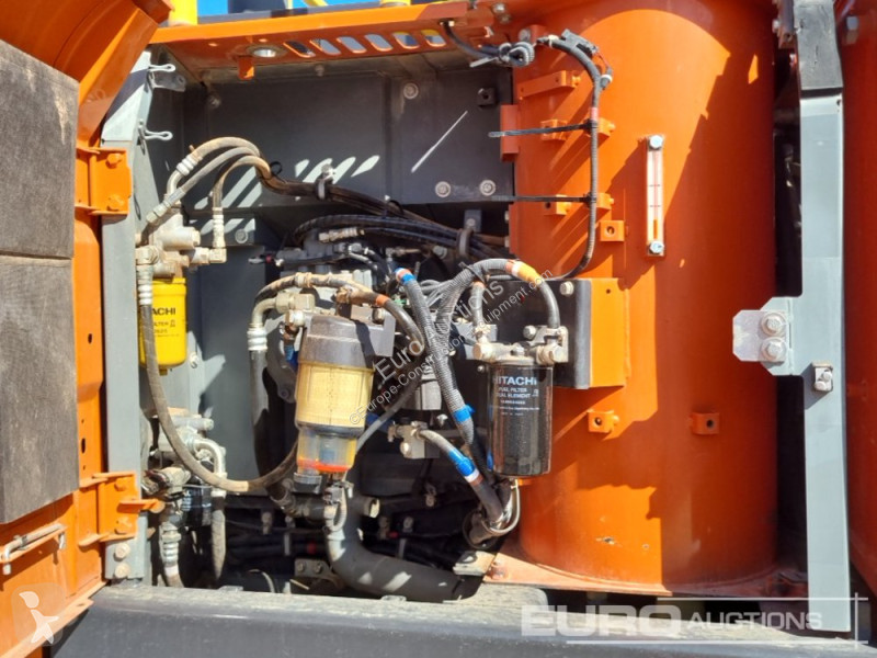 Excavadora Hitachi -7