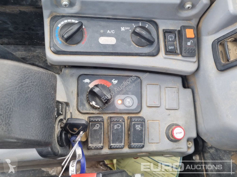 Lopatový nakládač Kubota U55-4