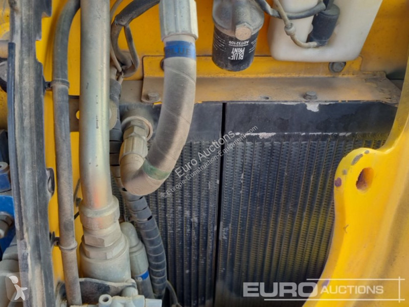 Lopatový nakládač JCB