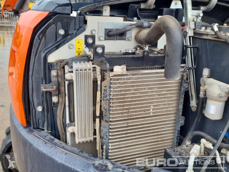 Lopatový nakládač Kubota U48-4