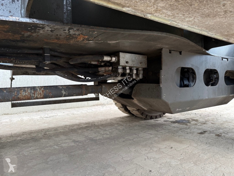 جرافة Sennebogen 817 E - 817M E - 818 E - E