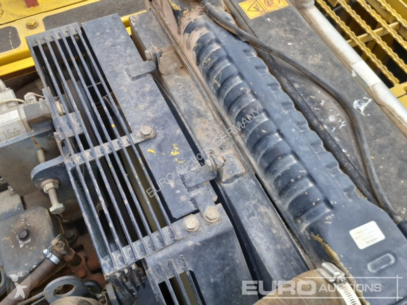 جرافة Komatsu PC210LC-7K