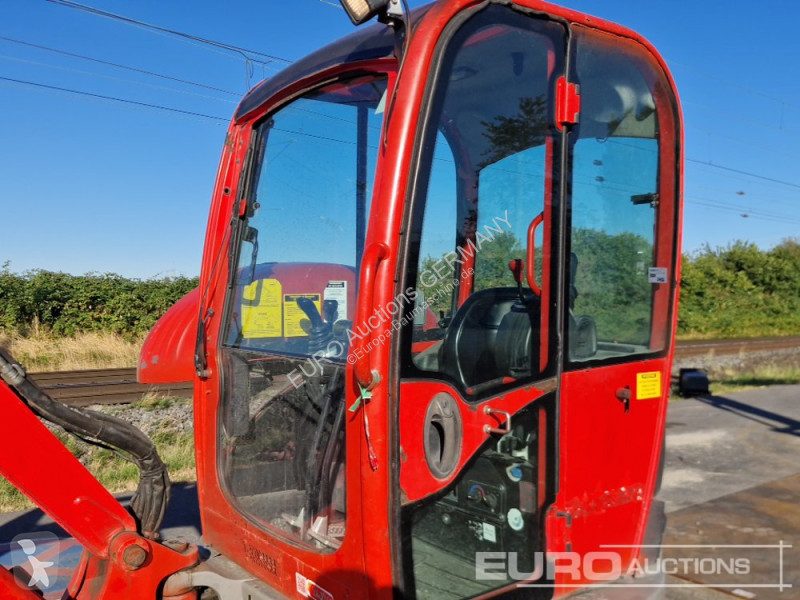 Lopatový nakládač JCB