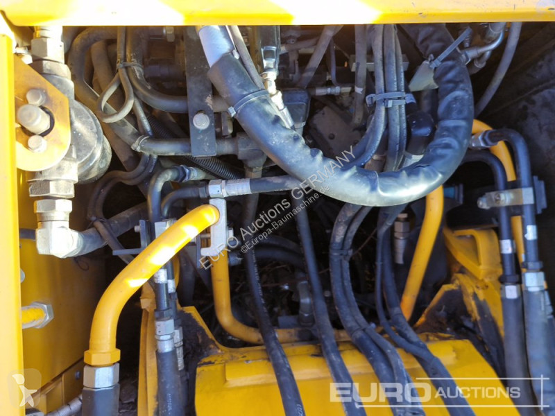 جرافة JCB
