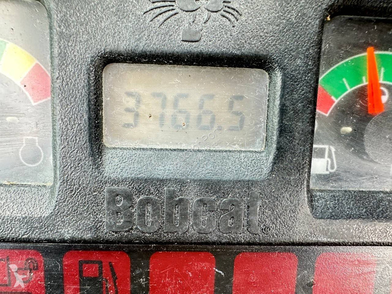 Lopatový nakládač Bobcat