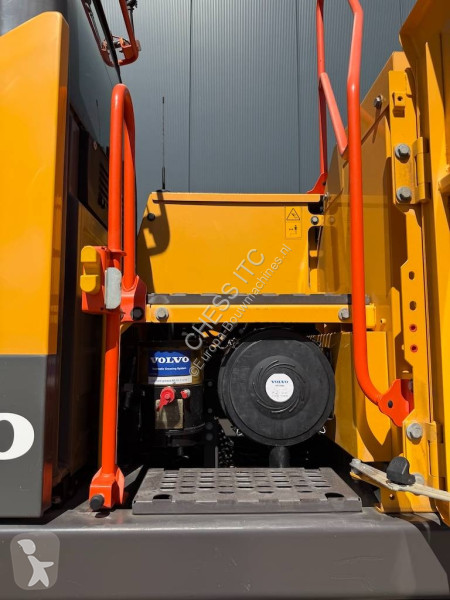 جرافة Volvo 220 E 220 - 180 -