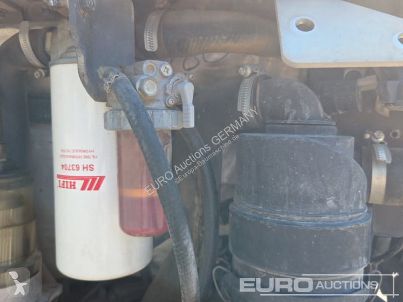 جرافة Volvo ECR25D