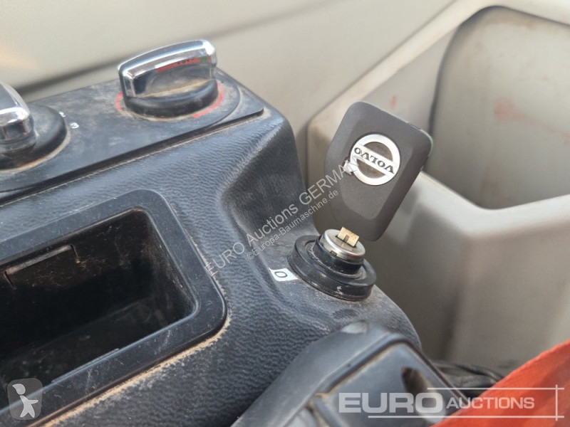 Багер Volvo ECR50F