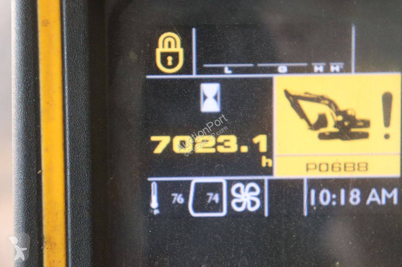 Excavator JCB