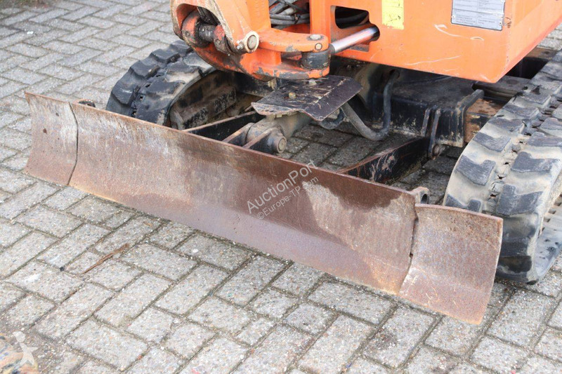 Lopatový nakládač Schaeff TC16