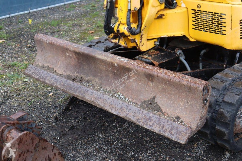 جرافة Yanmar 4