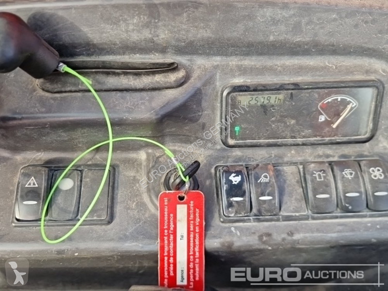 Багер Volvo ECR25D
