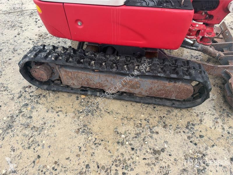 Экскаватор Takeuchi TB210R Mini Excavator