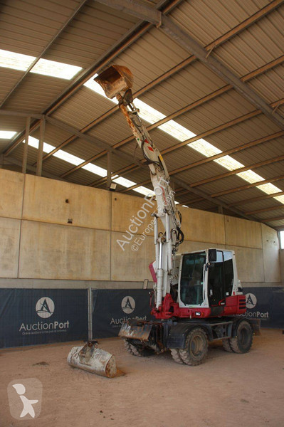 جرافة Takeuchi TB295W
