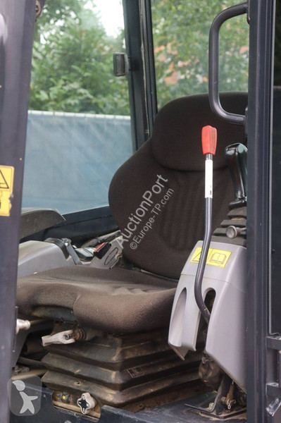 Excavadora Kubota KX030-4