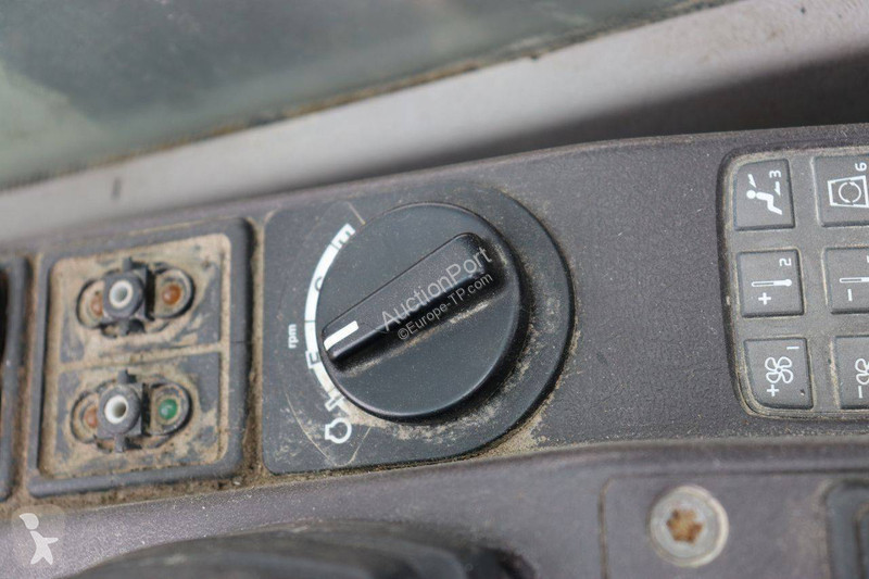 جرافة Volvo L