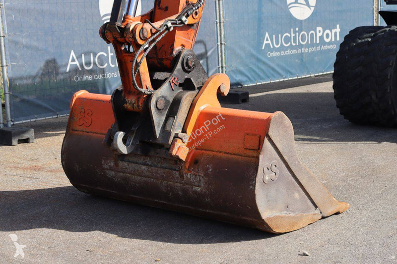 جرافة Hitachi ZX140W-6