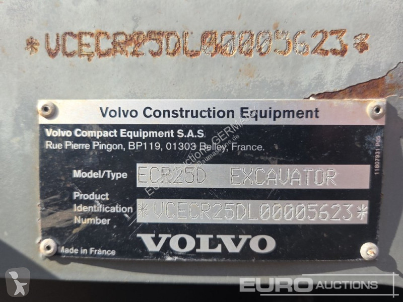 جرافة Volvo ECR25D