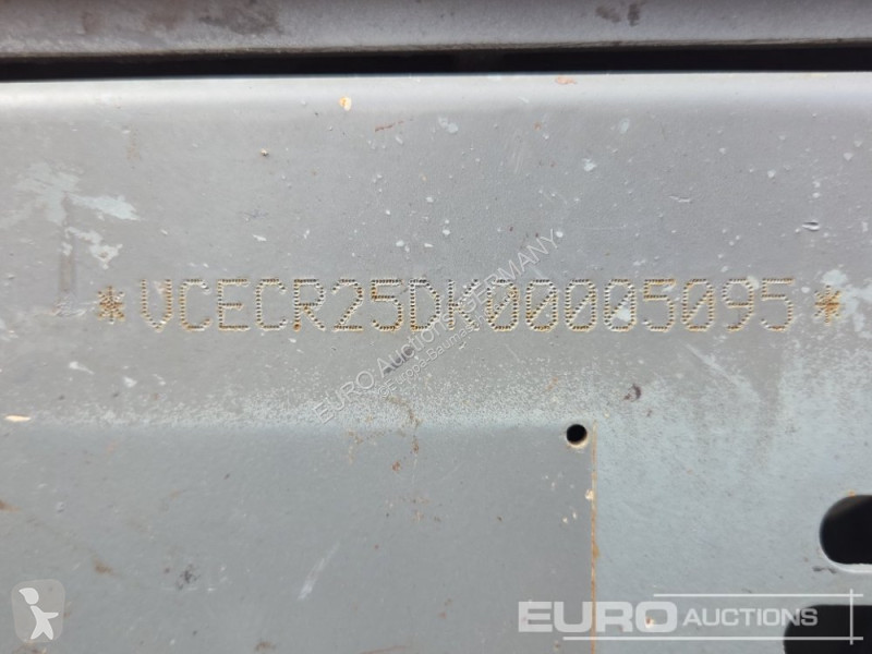 جرافة Volvo ECR25D