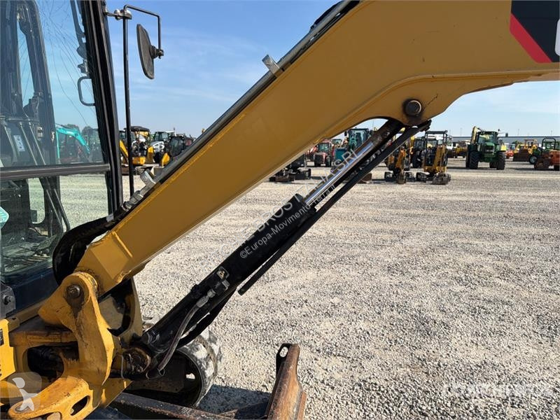 جرافة Caterpillar E Mini Excavator