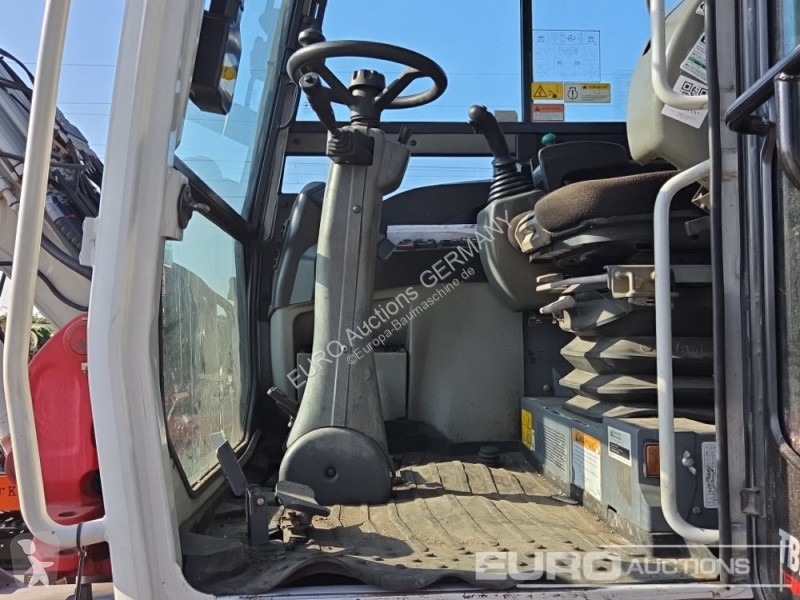 Pelle Takeuchi TB295W