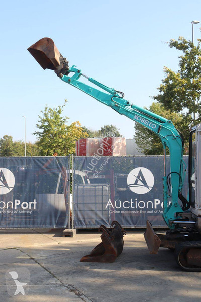 جرافة Kobelco SK25SR