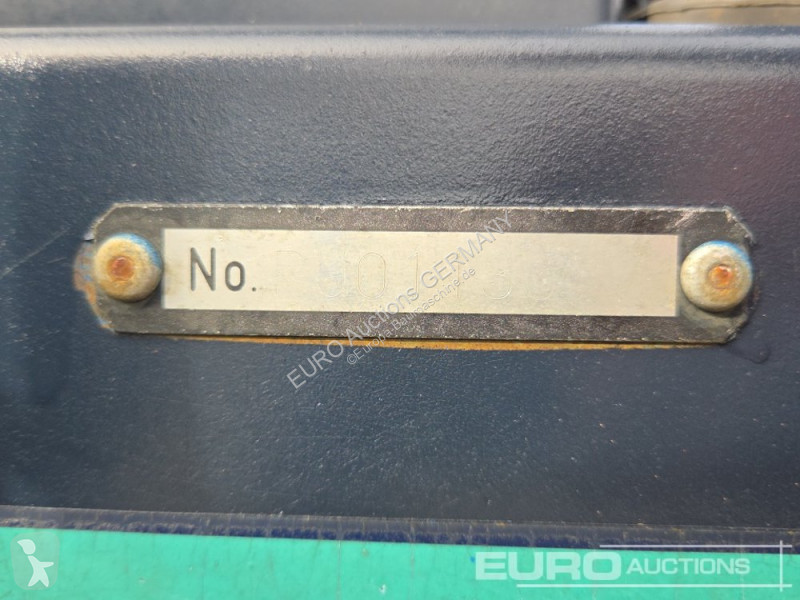 جرافة Kobelco SK014