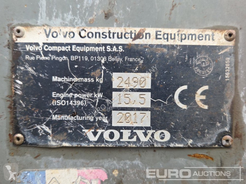 Багер Volvo ECR25D