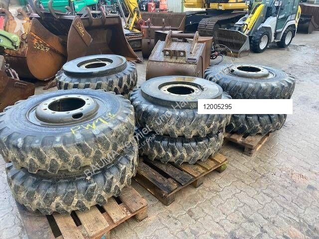 Escavadora Komatsu PW 148-8 MIETE / RENTAL...