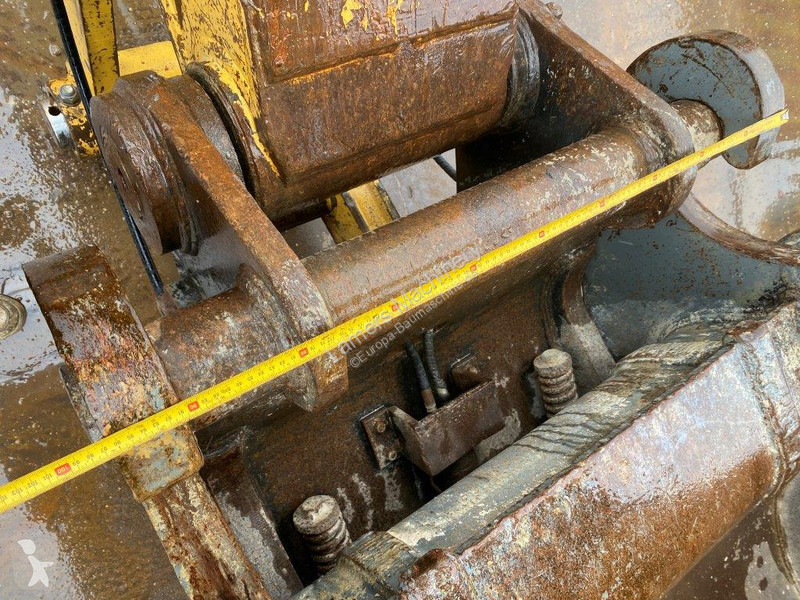 Escavatore Caterpillar NVT
