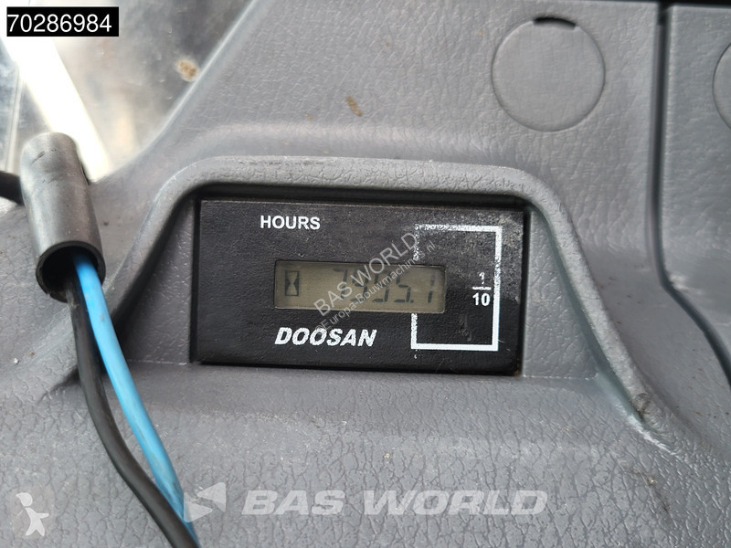 Lopatový nakládač Doosan -7