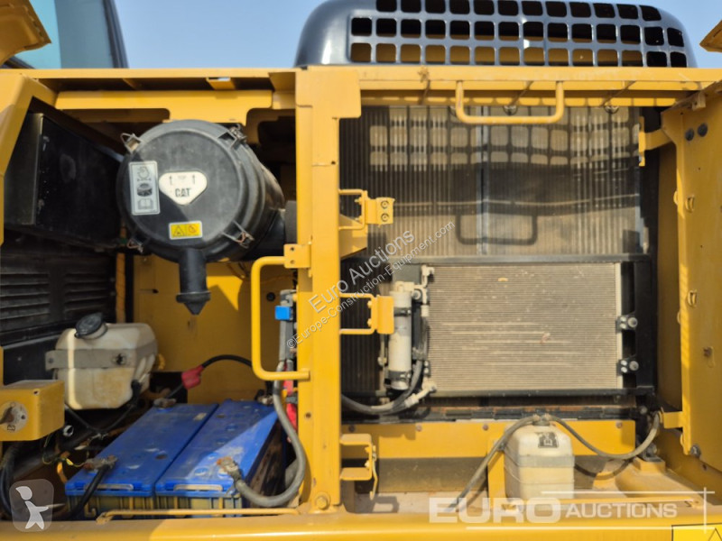Excavator Caterpillar 3