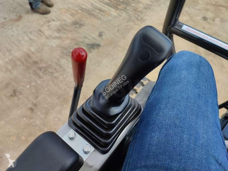 Escavadora Kato  VXE HD 17