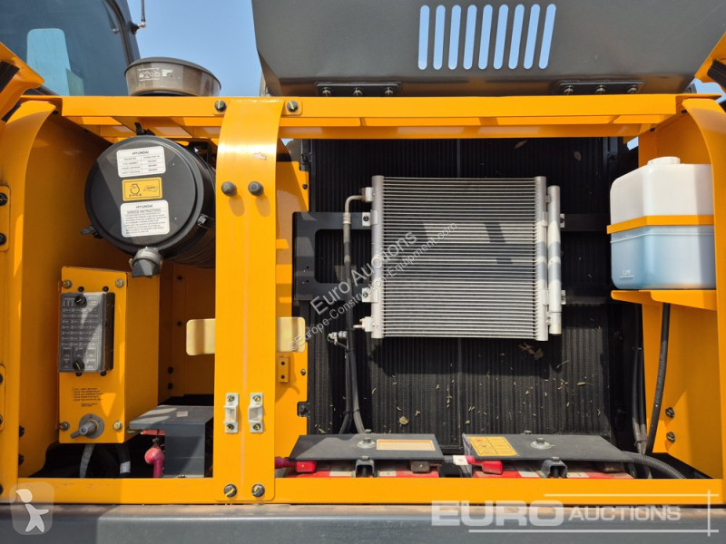 جرافة Hyundai R215L