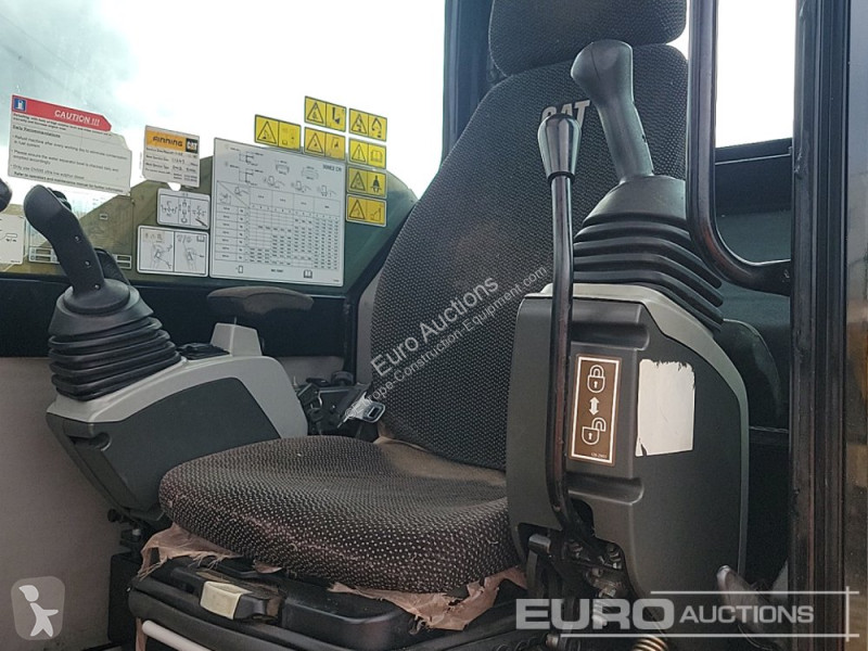 Lopatový nakládač Caterpillar 308E2