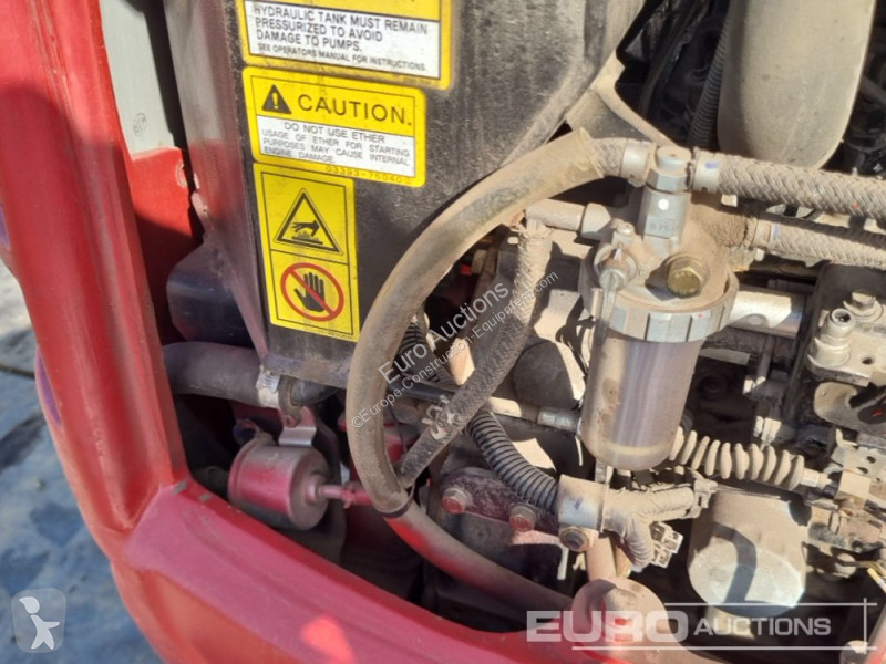 Escavadora Takeuchi TB216